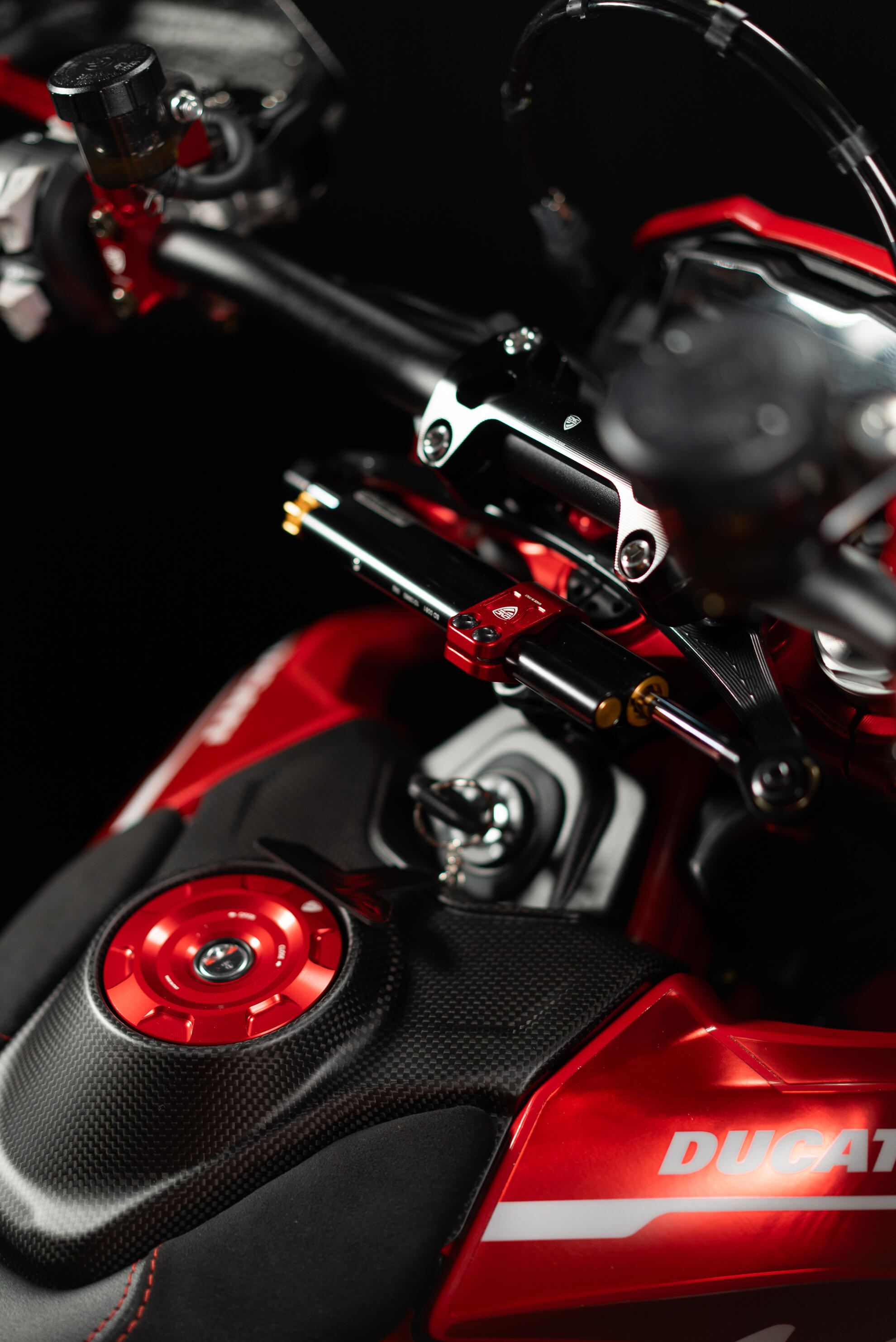 Steering damper kit Ducati Hypermotard 698 Mono | Cnc Racing
